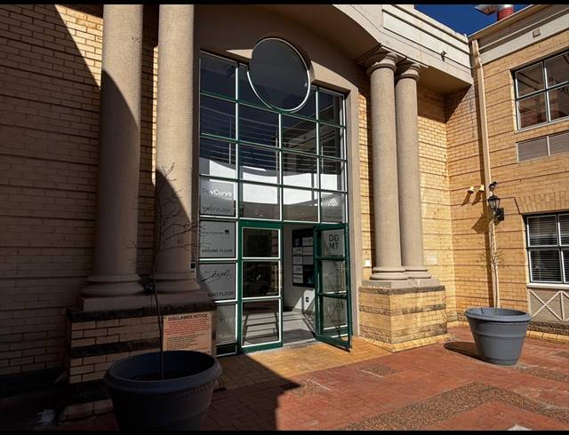 270M² OFFICE TO LET IN DUNKELD WEST